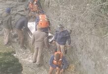 तीन किलोमीटर दूर मोताड पुल के समीप मोटरसाइकिल नदी में गिरी, मौत तीन किलोमीटर दूर मोताड पुल के समीप मोटरसाइकिल नदी में गिरी, मौत