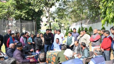 उपनल कर्मचारी महासंघ के पदाधिकारियों के एक प्रतिनिधिमंडल ने सैनिक कल्याण मंत्री गणेश जोशी से की मुलाकात