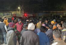 चन्दर रोड पर दो समुदाय के बीच विवाद पथराव, कई घायल चन्दर रोड पर दो समुदाय के बीच विवाद पथराव, कई घायल