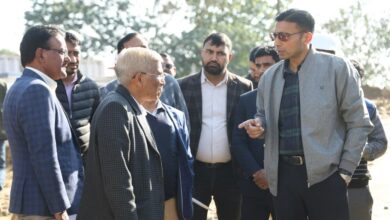 निर्माणाधीन ग्रीन बिल्डिंग पंहुचे डीएम, कार्यों का किया निरीक्षण, धीमी प्रगति पर कार्यदायी संस्था के अधिकारियों को फटकार