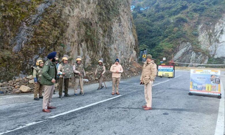 अवैध गतिविधियों पर नकेल कसने के लिए चमोली पुलिस ने चलाया जनपदव्यापी सघन चेकिंग अभियान