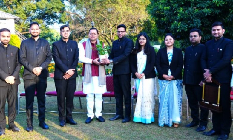 सीएम धामी बोले- प्रशासनिक सेवा नौकरी नहीं, जनता की सेवा का ईश्वरीय कार्य