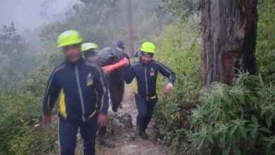 200 मीटर गहरी खाई में गिरी बोलेरो वाहन, 5 लोगों की मौत, 05 घायल