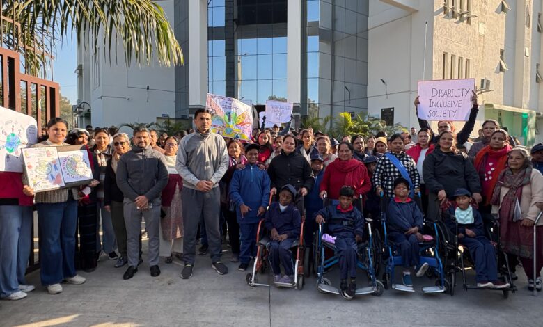 डीएम संग अर्ली मॉर्निंग वॉक बढा गई बौद्धिक दिव्यांगजन का हौसला