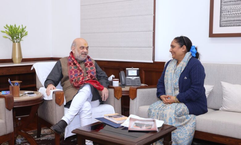 विधानसभा अध्यक्ष  ऋतु खण्डूडी भूषण ने गृह एवं सहकारिता मंत्री अमित शाह से शिष्टाचार भेंट की