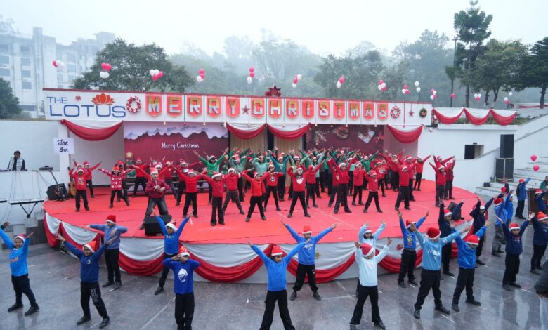 द आर्यन स्कूल में उत्साह और उल्लास के साथ मना क्रिसमस