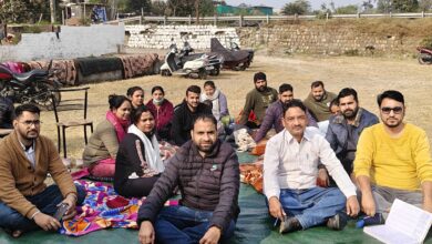 17वें दिन भी जारी रहा नर्सिंग बेरोजगारों का आंदोलन