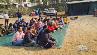 नर्सिंग एकता मंच का धरना 21वें दिन भी जारी, बढ़ती सर्दी में बीमार पड़ रहे आंदोलनकारी