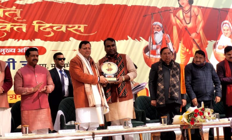 सिद्धार्थ उमेश अग्रवाल ने बनाई अपने पिता स्वर्गीय उमेश अग्रवाल जी की 66वीं जयंती