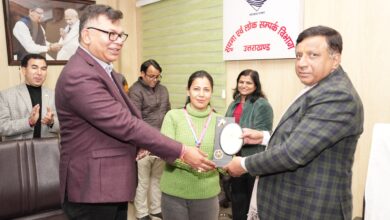 सूचना कर्मचारी संघ द्वारा आयोजित की गई इंडोर खेल प्रतियोगिता विजेता प्रतिभागियों को महानिदेशक सूचना ने प्रदान किये पुरस्कार