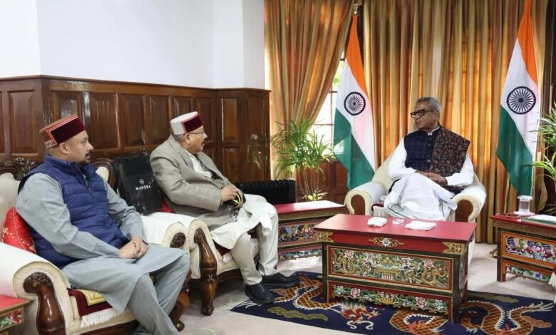 महाराज ने की सिक्किम के राज्यपाल से शिष्टाचार भेंट, उत्तराखंड आने का दिया न्यौता