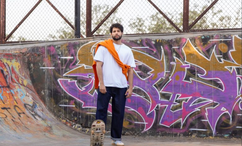 एयरबीएनबी पर मिलेगा सिद्धांत चतुर्वेदी के साथ मुंबई को लोकल्स की तरह की महसूस करने का मौका