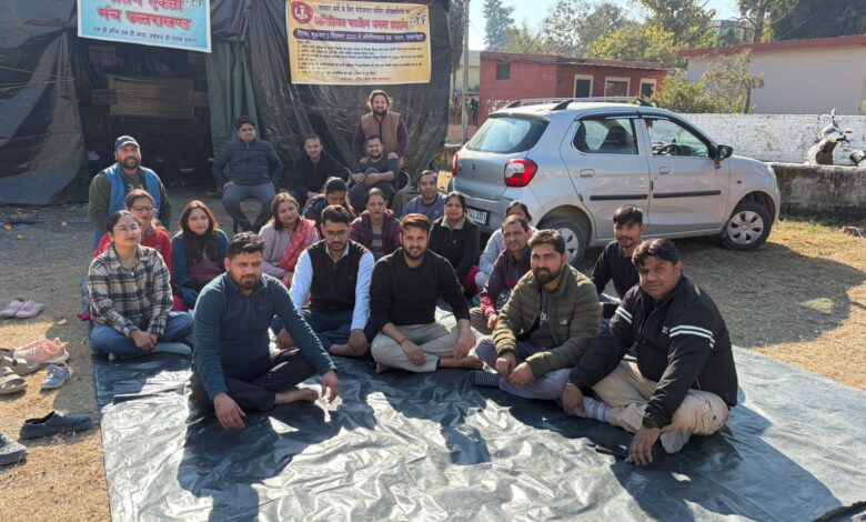 नर्सिंग एकता मंच का धरना 45वें दिन भी जारी, 19 तारीख को मुख्यमंत्री आवास घेराव की चेतावनी