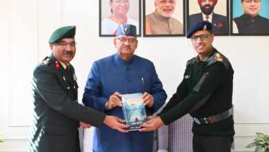 सैनिक कल्याण मंत्री गणेश जोशी से एम.एच. हॉस्पिटल के कमाण्डेंट ब्रिगेडियर प्रफुल्ल मोहन ने की भेंट, गोल्फ कार्ट के लिए मंत्री का जताया आभार