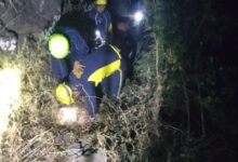 अटाली गंगा के पास ट्रक हुआ दुर्घटनाग्रस्त, तीन लोग घायल
