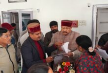 महाराज ने जनसमस्याओं के निराकरण के अधिकारियों को दिए निर्देश