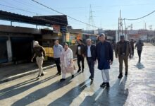 मेयर सौरभ थपलियाल ने नगर आयुक्त नमामी बंसल संग किया नव निर्मित रोड का निरीक्षण