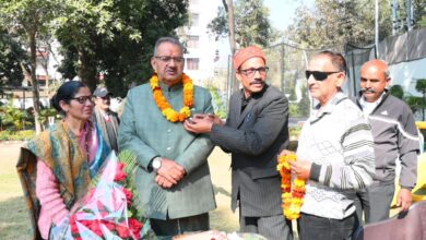 कृषि मंत्री गणेश जोशी से कृषि सहायकों के पदाधिकारियों ने भेंट कर मानदेय बढ़ोतरी के लिए जताया आभार