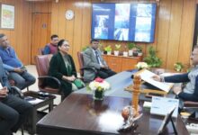 मण्डल रेल प्रबन्धक, उत्तर रेलवे मुरादाबाद विनीता श्रीवास्तव के साथ मुख्य सचिव कार्यालय में बैठक सम्पन्न