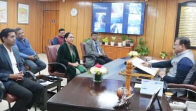 मण्डल रेल प्रबन्धक, उत्तर रेलवे मुरादाबाद विनीता श्रीवास्तव के साथ मुख्य सचिव कार्यालय में बैठक सम्पन्न