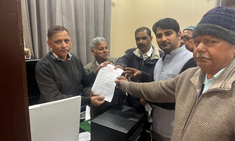 गांधीपार्क एवं पार्किंग समस्या को लेकर महापौर को दिया  ज्ञापन