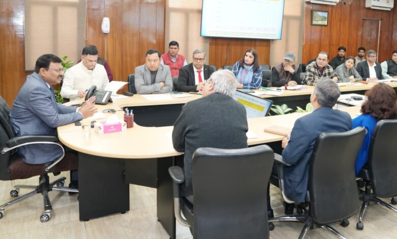 पलायन रोकथाम व सीमांत क्षेत्रों में रोजगार योजनाओं को तेज़ी से लागू करने के निर्देश पलायन रोकथाम व सीमांत क्षेत्रों में रोजगार योजनाओं को तेज़ी से लागू करने के निर्देश