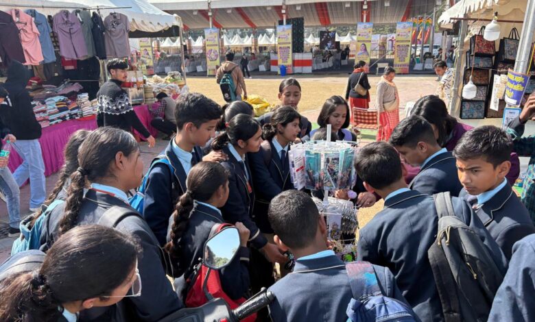 एडिफाई वर्ल्ड स्कूल के 150 विद्यार्थियों ने ‘उत्तरायणी कौथिग’ में अनुभव की देवभूमि की समृद्ध संस्कृति एडिफाई वर्ल्ड स्कूल के 150 विद्यार्थियों ने ‘उत्तरायणी कौथिग’ में अनुभव की देवभूमि की समृद्ध संस्कृति