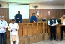 मेयर सौरभ थपलियाल ने कर्मचारी संगठनों के नवनिर्वाचित पदाधिकारियों को दिलाई शपथ