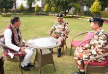 मुख्यमंत्री पुष्कर सिंह धामी से मिले डीजी आईटीबीपी मुख्यमंत्री पुष्कर सिंह धामी से मिले डीजी आईटीबीपी