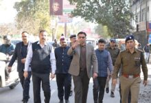 जिला प्रशासन का एक्शन; रोड़ कटिंग शर्तों का उल्लंघन; यूपीसीएल की अनुमति निरस्त जिला प्रशासन का एक्शन; रोड़ कटिंग शर्तों का उल्लंघन; यूपीसीएल की अनुमति निरस्त