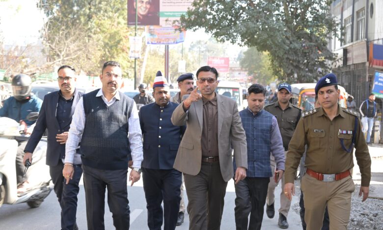 जिला प्रशासन का एक्शन; रोड़ कटिंग शर्तों का उल्लंघन; यूपीसीएल की अनुमति निरस्त