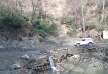 दर्जनों गांवों को जोड़ने वाला रानों – सरमोला सम्पर्क मोटर मार्ग की स्थिति दयनीय, पीएमजीएसवाई नहीं दे रहा ध्यान