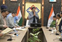 आप हमारे राज्य निर्मातागण; आपकी समस्याओं का निस्तारण करना शासन-प्रशासन का परम दायित्वः डीएम आप हमारे राज्य निर्मातागण; आपकी समस्याओं का निस्तारण करना शासन-प्रशासन का परम दायित्वः डीएम