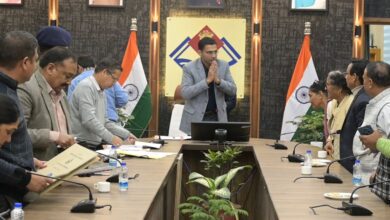 आप हमारे राज्य निर्मातागण; आपकी समस्याओं का निस्तारण करना शासन-प्रशासन का परम दायित्वः डीएम आप हमारे राज्य निर्मातागण; आपकी समस्याओं का निस्तारण करना शासन-प्रशासन का परम दायित्वः डीएम