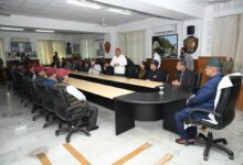 सैनिक कल्याण मंत्री गणेश जोशी ने पुलवामा आतंकी हमले की सातवीं बरसी पर आयोजित कार्यक्रम में शहीद जवानों को दी श्रद्धांजलि सैनिक कल्याण मंत्री गणेश जोशी ने पुलवामा आतंकी हमले की सातवीं बरसी पर आयोजित कार्यक्रम में शहीद जवानों को दी श्रद्धांजलि