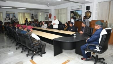 सैनिक कल्याण मंत्री गणेश जोशी ने पुलवामा आतंकी हमले की सातवीं बरसी पर आयोजित कार्यक्रम में शहीद जवानों को दी श्रद्धांजलि सैनिक कल्याण मंत्री गणेश जोशी ने पुलवामा आतंकी हमले की सातवीं बरसी पर आयोजित कार्यक्रम में शहीद जवानों को दी श्रद्धांजलि