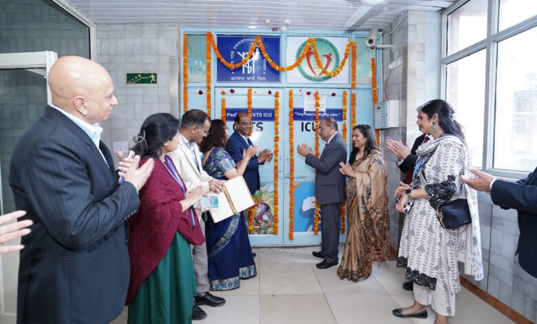 HCL फाउंडेशन ने एसजीपीजीआईएमएस, लखनऊ स्थित सलोनी हार्ट सेंटर को प्रदान किए अत्याधुनिक आईसीयू उपकरण HCL फाउंडेशन ने एसजीपीजीआईएमएस, लखनऊ स्थित सलोनी हार्ट सेंटर को प्रदान किए अत्याधुनिक आईसीयू उपकरण