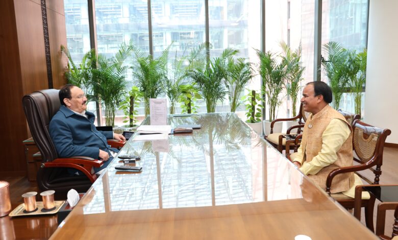 केन्द्रीय स्वास्थ्य मंत्री से मिले कैबिनेट मंत्री डाॅ. रावत, चार धाम यात्रा में स्वास्थ्य सुविधाओं को लेकर की चर्चा केन्द्रीय स्वास्थ्य मंत्री से मिले कैबिनेट मंत्री डाॅ. रावत, चार धाम यात्रा में स्वास्थ्य सुविधाओं को लेकर की चर्चा