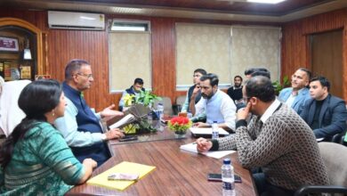 मसूरी में भिलाडू स्टेडियम निर्माण को लेकर कैबिनेट मंत्री गणेश जोशी ने की समीक्षा, वन स्वीकृति प्रक्रिया में तेजी के दिए निर्देश मसूरी में भिलाडू स्टेडियम निर्माण को लेकर कैबिनेट मंत्री गणेश जोशी ने की समीक्षा, वन स्वीकृति प्रक्रिया में तेजी के दिए निर्देश