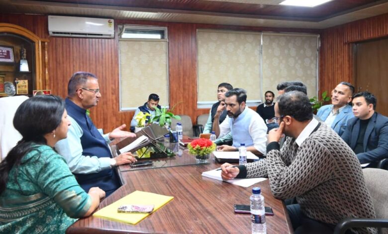 मसूरी में भिलाडू स्टेडियम निर्माण को लेकर कैबिनेट मंत्री गणेश जोशी ने की समीक्षा, वन स्वीकृति प्रक्रिया में तेजी के दिए निर्देश