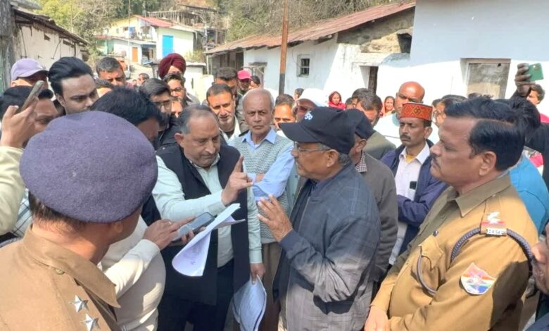 मसूरी के झड़ीपानी में भूमि को लेकर विवाद