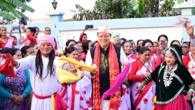 सीएम के निजी आवास में पारंपरिक हर्षोल्लास के साथ मनाया गया होली पर्व सीएम के निजी आवास में पारंपरिक हर्षोल्लास के साथ मनाया गया होली पर्व