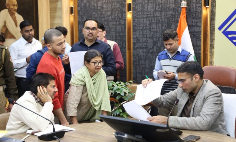 जिला प्रशासन के जनदर्शन में न्याय का भरोसा, हर शिकायत पर त्वरित एक्शन जिला प्रशासन के जनदर्शन में न्याय का भरोसा, हर शिकायत पर त्वरित एक्शन