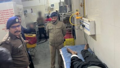 पुलिस पर हमला कर फरार चल रहा बदमाश मुठभेड़ के बाद गिरफ्तार पुलिस पर हमला कर फरार चल रहा बदमाश मुठभेड़ के बाद गिरफ्तार
