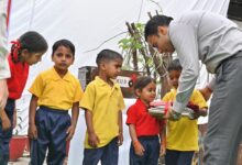 डीएम सविन बंसल के प्रयासों से मुख्यधारा से जुड़ने लगा सड़क पर बिखरा बचपन डीएम सविन बंसल के प्रयासों से मुख्यधारा से जुड़ने लगा सड़क पर बिखरा बचपन