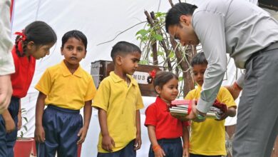 डीएम सविन बंसल के प्रयासों से मुख्यधारा से जुड़ने लगा सड़क पर बिखरा बचपन डीएम सविन बंसल के प्रयासों से मुख्यधारा से जुड़ने लगा सड़क पर बिखरा बचपन