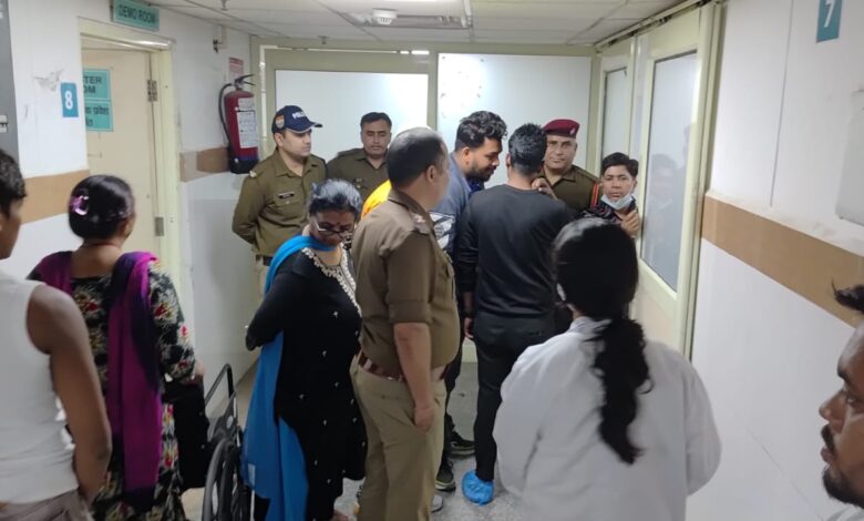 इश्क की खुनी जंग, प्रेमी-प्रेमिका ने एक-दूसरे पर चाकू से किए ताबड़तोड़ वार