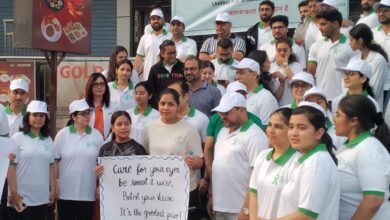 श्री महंत इन्दिरेश अस्पताल के नेत्र रोग विभाग ने ग्लूकोमा से बचाव का दिया संदेश