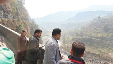 चारधाम यात्रा से पहले ट्रैफिक व्यवस्था दुरुस्त करने की तैयारी, गौचर-कर्णप्रयाग-चमोली में पार्किंग परियोजनाओं का निरीक्षण