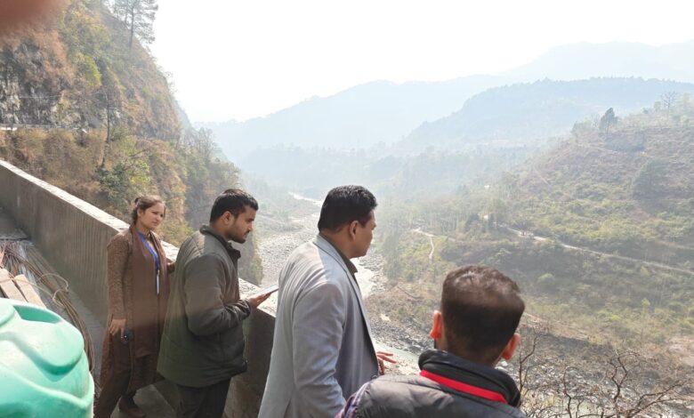 चारधाम यात्रा से पहले ट्रैफिक व्यवस्था दुरुस्त करने की तैयारी, गौचर-कर्णप्रयाग-चमोली में पार्किंग परियोजनाओं का निरीक्षण